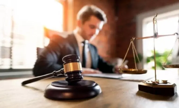الحالات التي يمنع فيها المحامي من الترافع