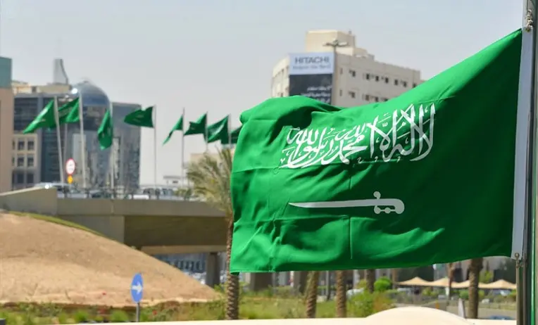 كم رسوم تجديد الاقامة للعامل في السعودية